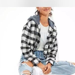 American Eagle AE Cozy Cabin Cropped Distressed Flannel Oversized Button Up | XS